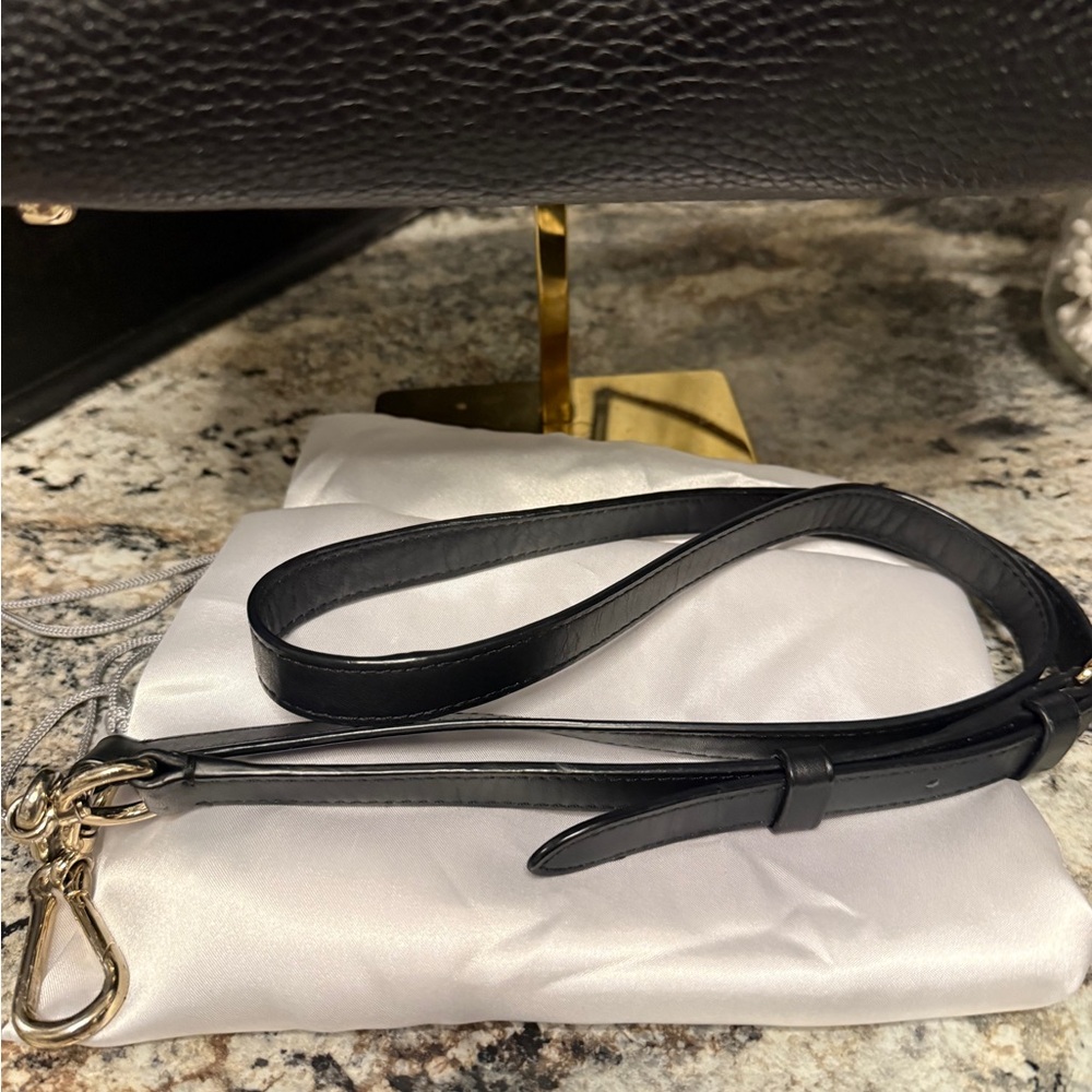 Coach Swagger 27 Black Leather Women's Bag - Picture 5 of 12